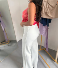 Load image into Gallery viewer, White Stretch pants
