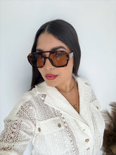 Load image into Gallery viewer, Crochet white Romper
